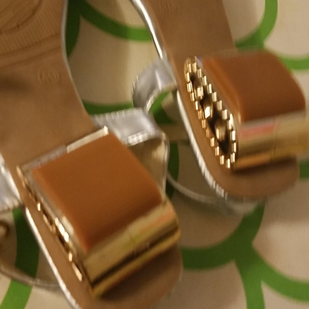 Shoes - Picture 7 of 8